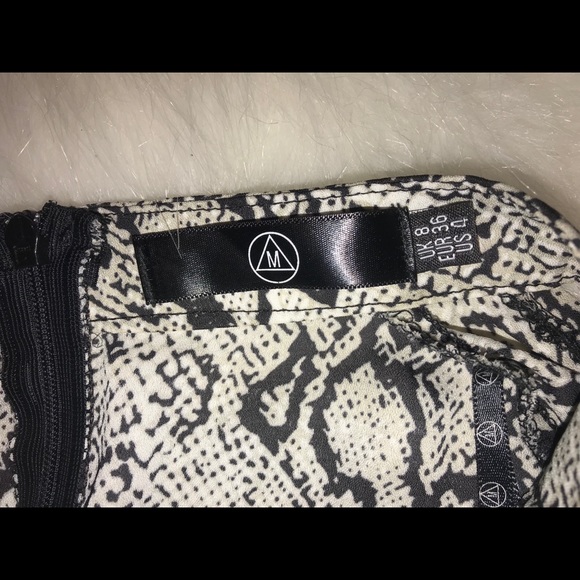 MISSGUIDED SNAKE PRINT WRAP DRESS - Picture 3 of 5